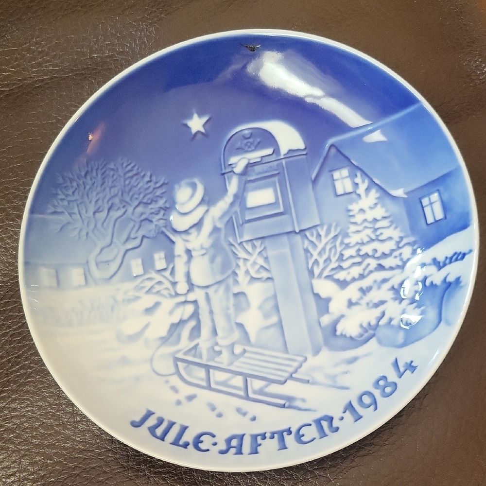 1984 Bing & Grondahl Christmas Copenhagen Porcelain Plate “ The Christmas Letter